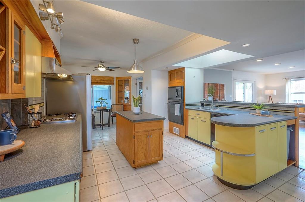 801 Valentine Road Kansas City, MO 64111 - Photo 43 of 97