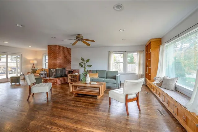 $825,000 | 801 Valentine Road, Kansas City, MO 64111