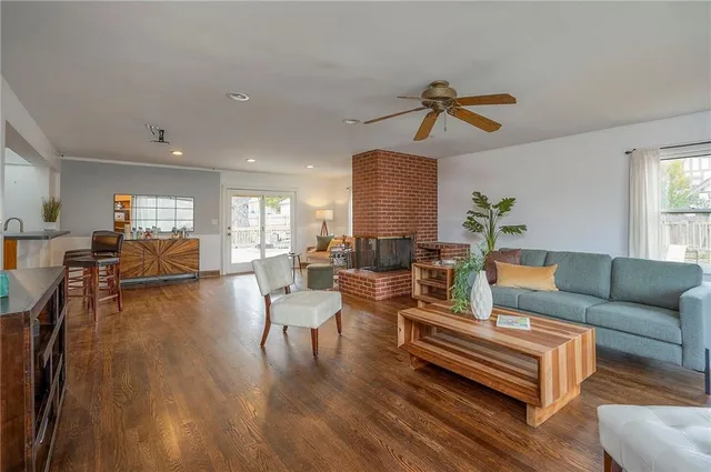 $795,000 | 801 Valentine Road, Kansas City, MO 64111