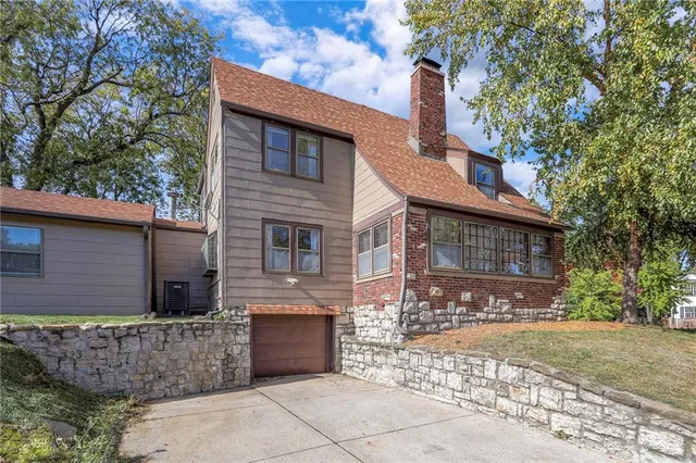 $825,000 | 801 Valentine Road, Kansas City, MO 64111