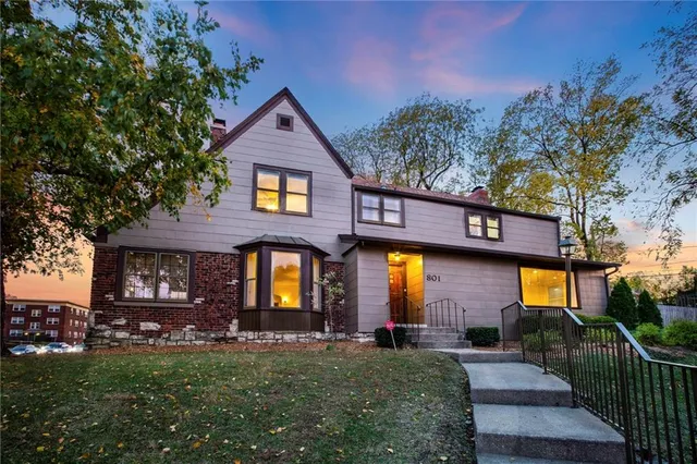 $825,000 | 801 Valentine Road, Kansas City, MO 64111