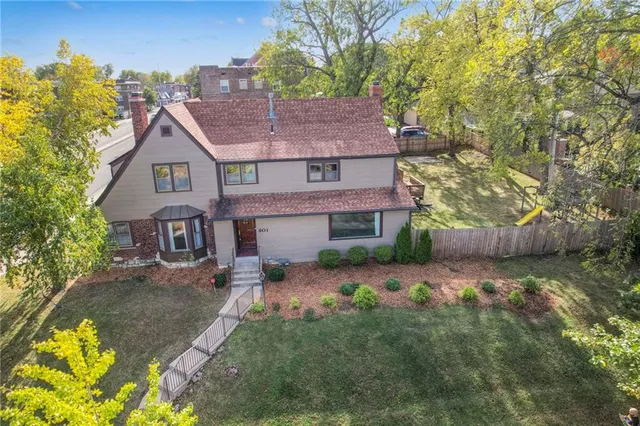 $795,000 | 801 Valentine Road, Kansas City, MO 64111