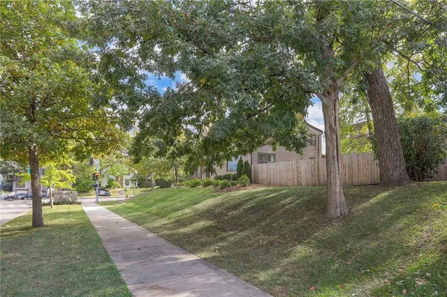 $825,000 | 801 Valentine Road, Kansas City, MO 64111