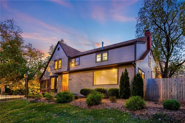 $825,000 | 801 Valentine Road, Kansas City, MO 64111