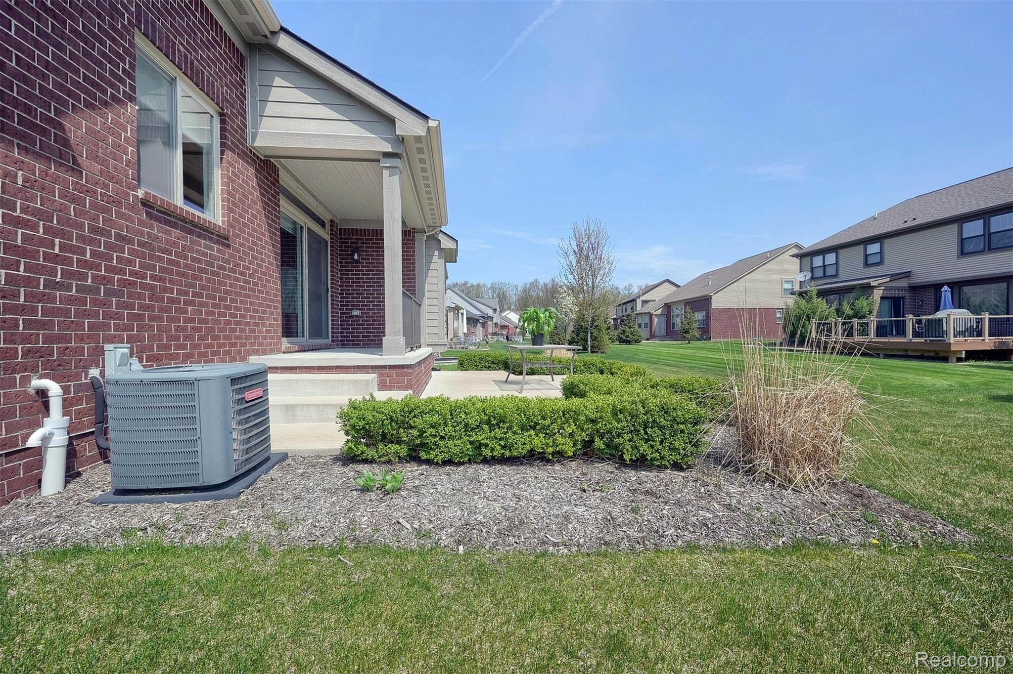 3816 Somerset Circle Rochester, MI 48309 - Photo 34 of 34 34-Backyard.jpg