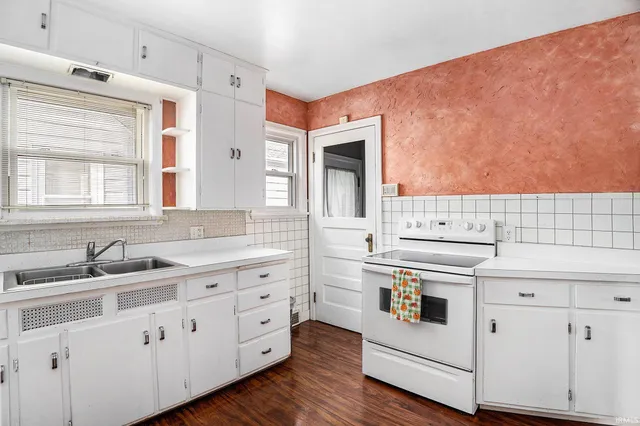 $185,000 | 1922 Berkley Place, South Bend, IN 46616