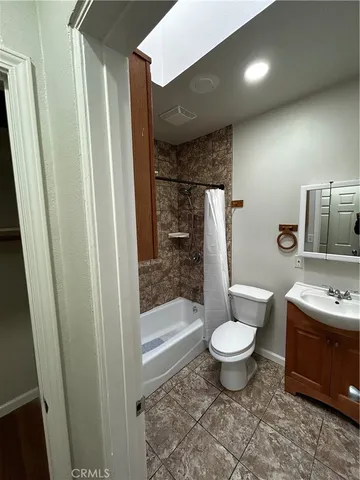 $1,550 | 2341 Long Beach Boulevard, Long Beach, CA 90806