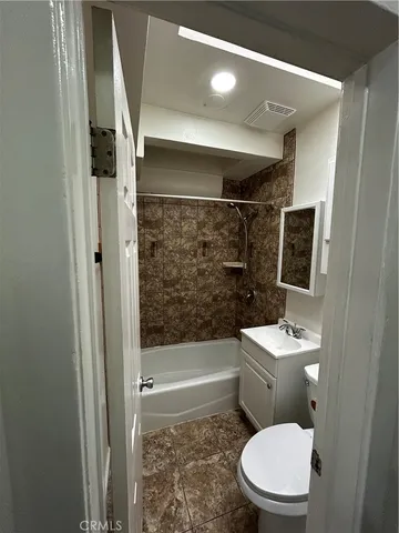 $1,550 | 2341 Long Beach Boulevard, Long Beach, CA 90806