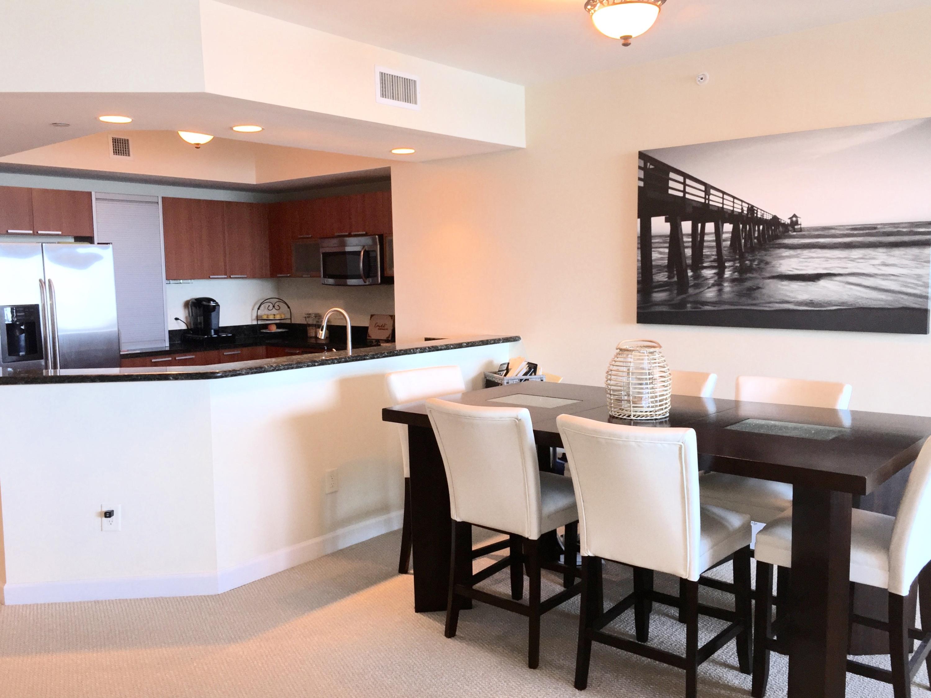 2640 Lake Shore Drive, Unit 511 Riviera Beach, FL 33404 - Photo 15 of 52 KITCHEN - DINING AREA
