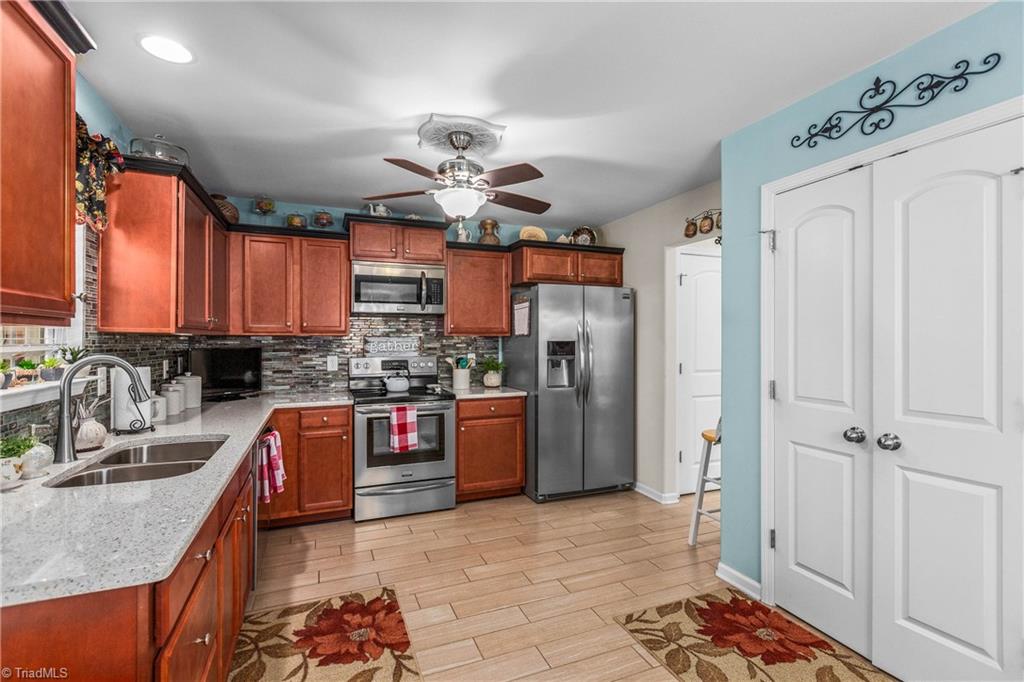 460 Ridgebrooke Drive High Point, NC 27265 - Photo 13 of 28