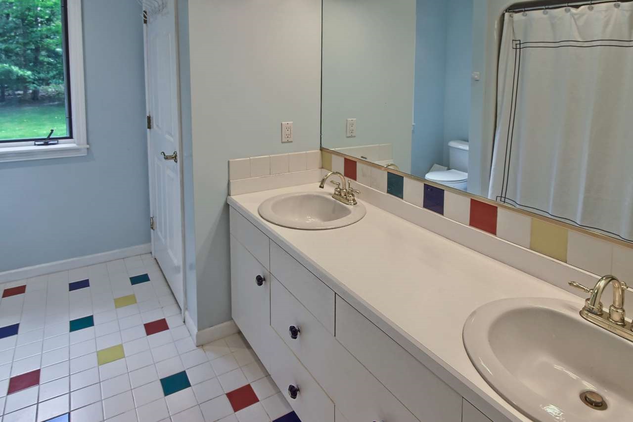 8116 Skegemog Point Road Williamsburg, MI 49690 - Photo 23 of 45 1869543-22.JPG