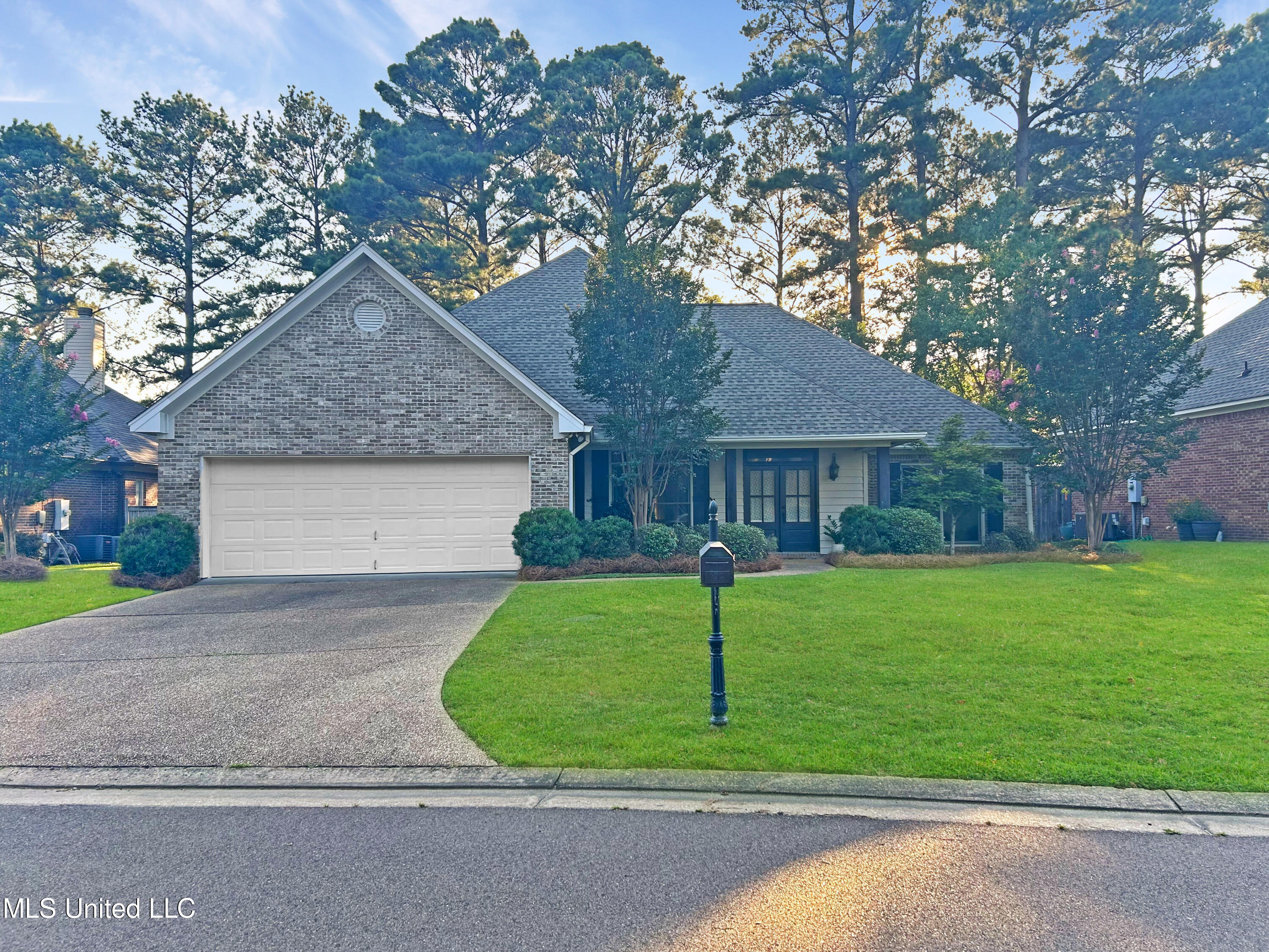 106 Pine Ridge Circle Brandon, MS 39047 - Photo 2 of 33 71bf85ede0334cdc1b59cfa13e726ea77b91a335