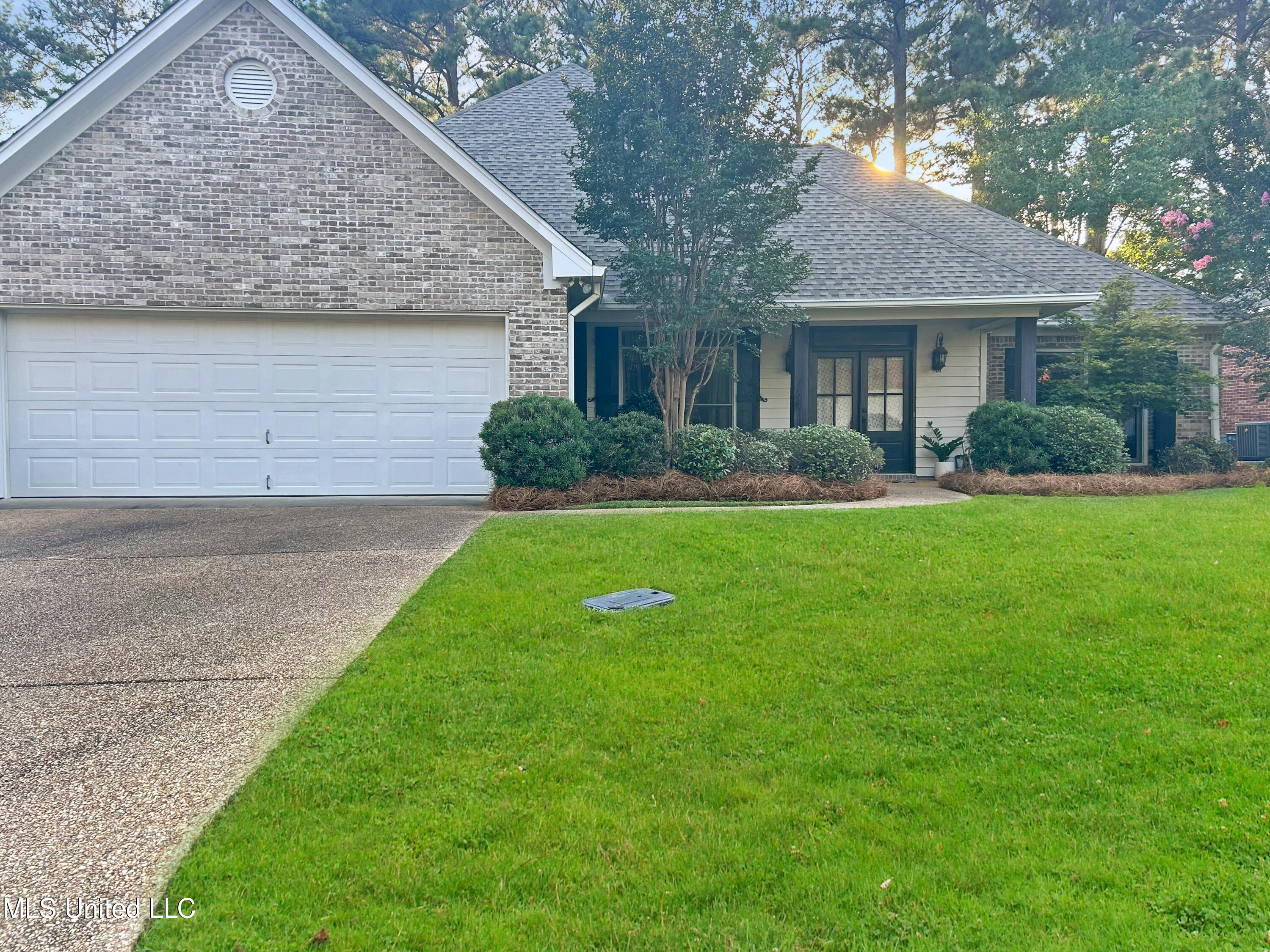 106 Pine Ridge Circle Brandon, MS 39047 - Photo 3 of 33 77584dc1af4b4cc72998184bfd3cdfd2e51d3a97