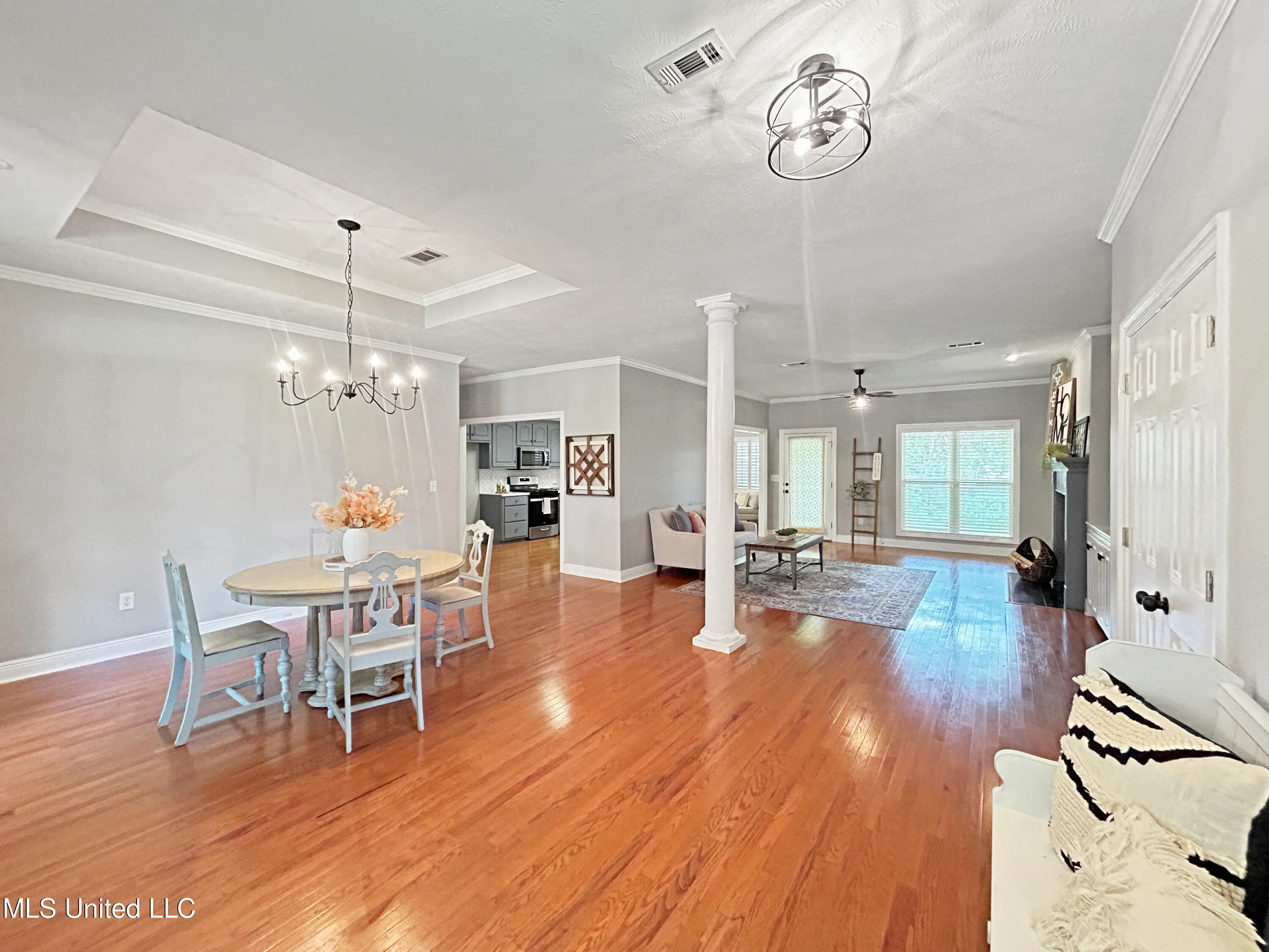 106 Pine Ridge Circle Brandon, MS 39047 - Photo 4 of 33 2fbbd8284d45c60aefb5e870c1b0a52e819a61bc