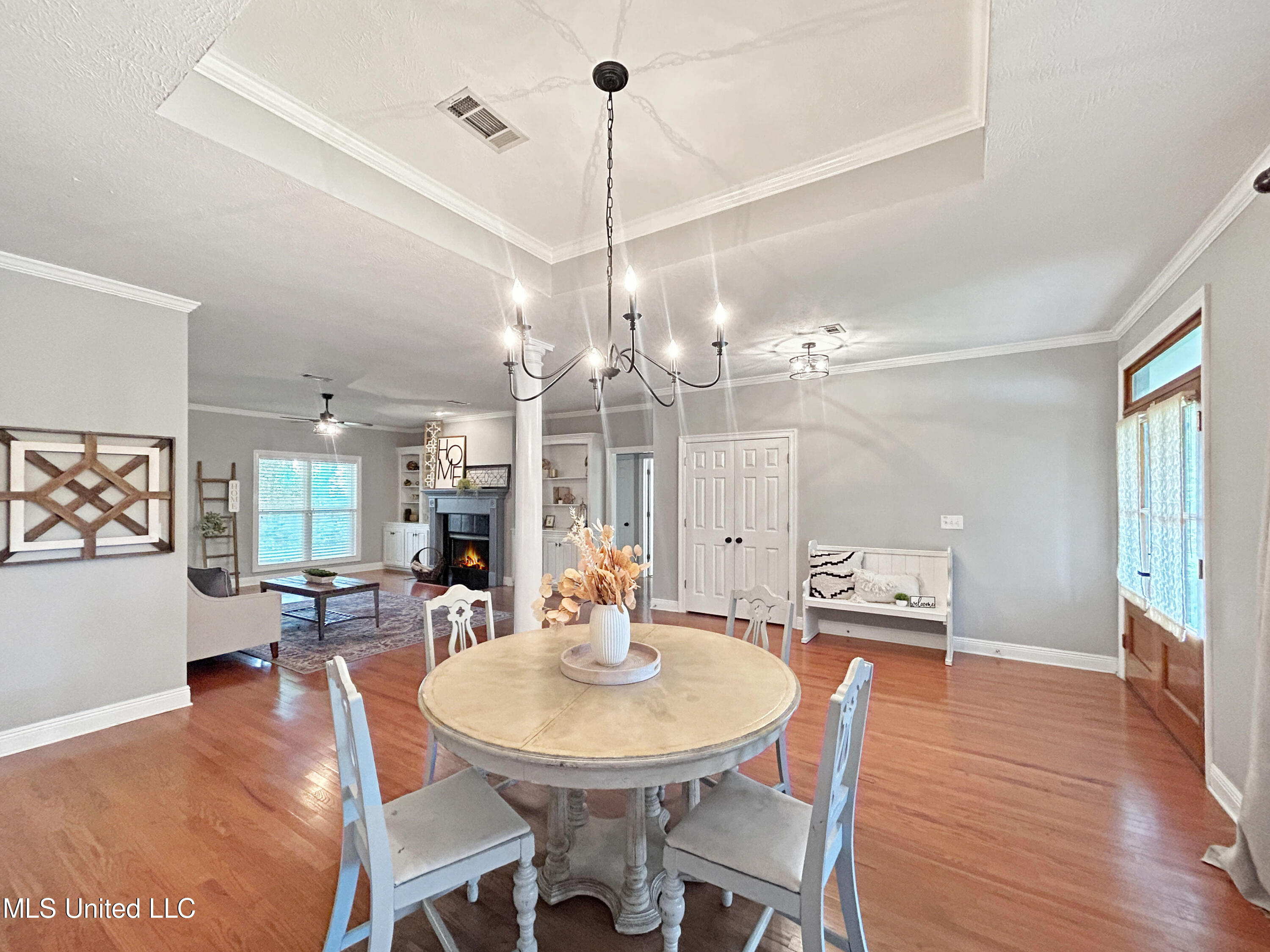 106 Pine Ridge Circle Brandon, MS 39047 - Photo 5 of 33 b6da1f531fba4afa6b6df2b5cece67037c71eb81