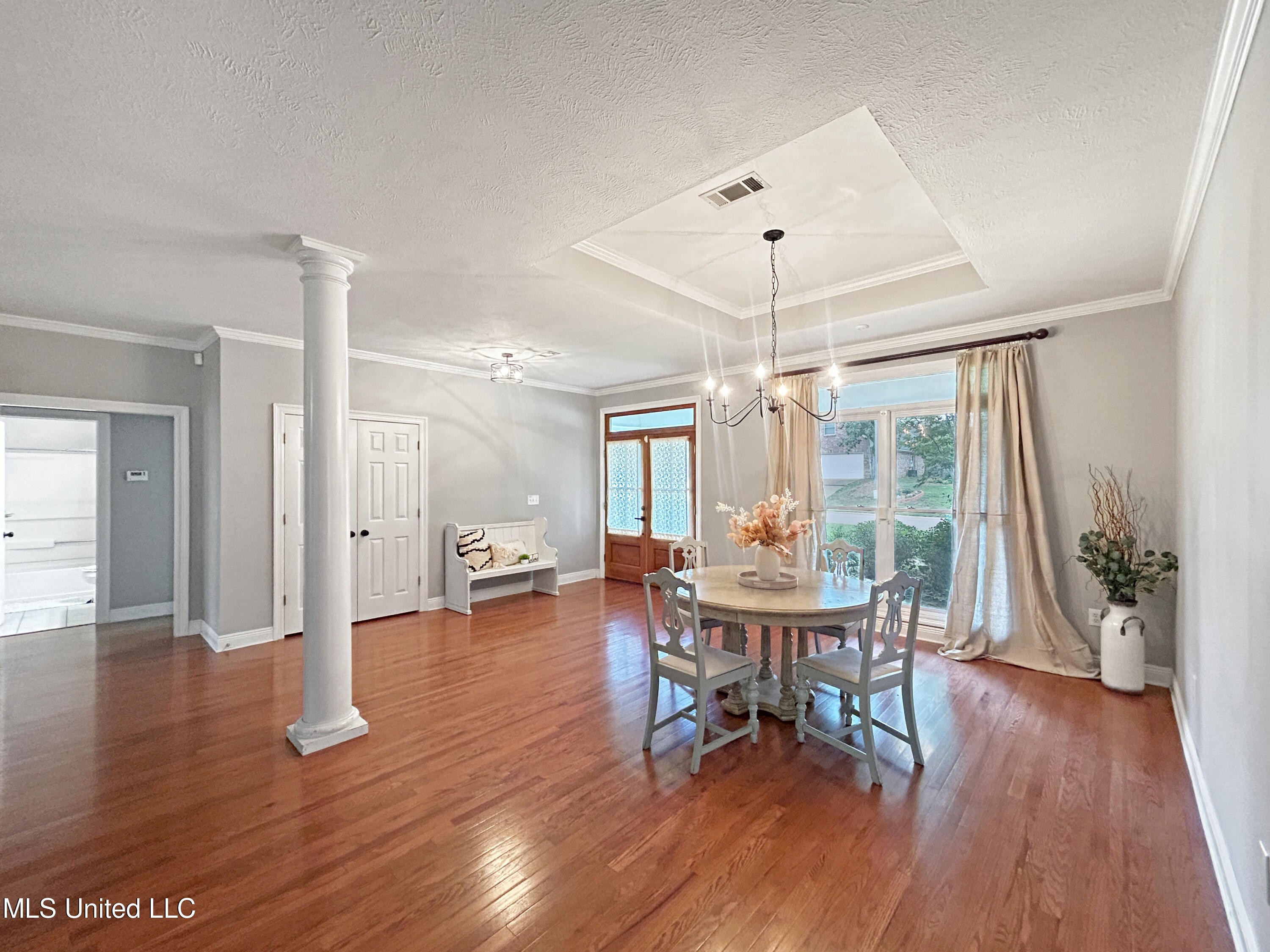 106 Pine Ridge Circle Brandon, MS 39047 - Photo 6 of 33 5ad4ade704538f5e3901daa8c2b3e0c214c8bfb7