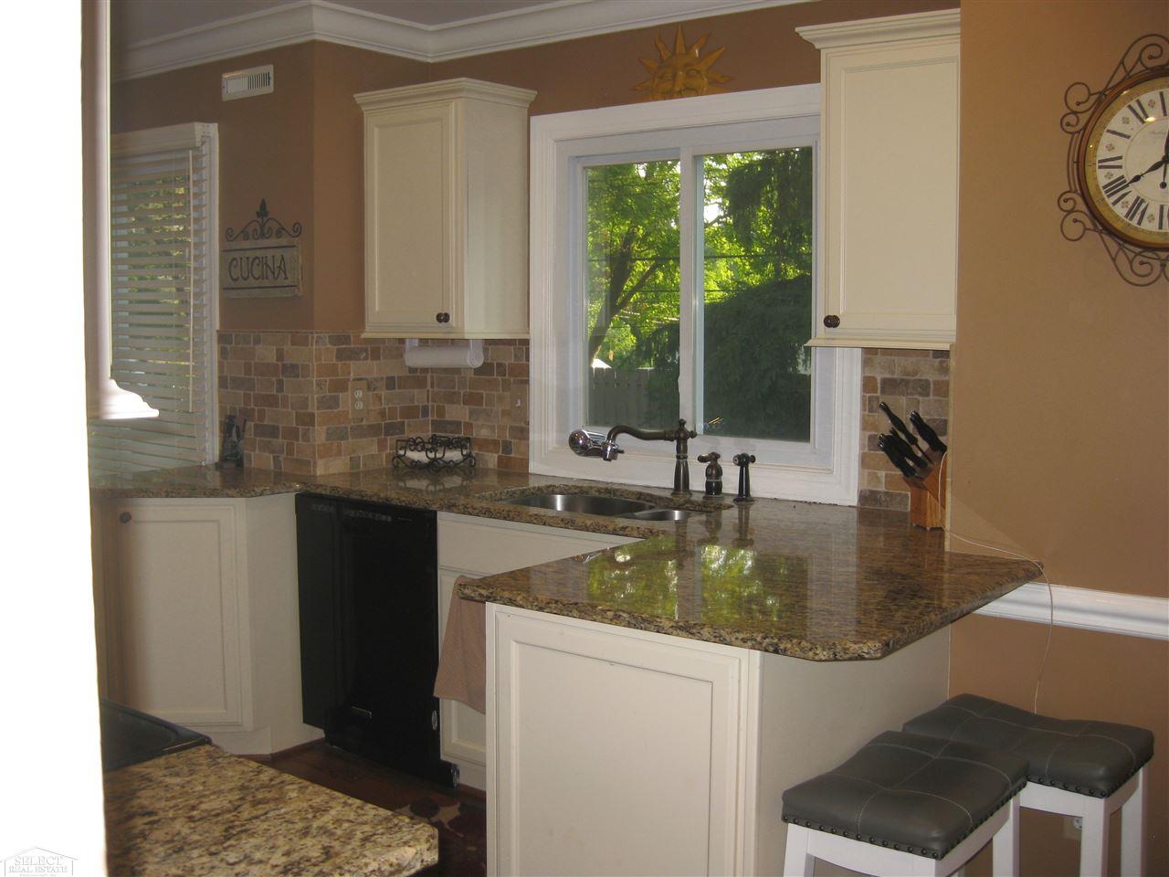 1427 Sycamore Drive Rochester, MI 48307 - Photo 13 of 24 31386952-12.JPG