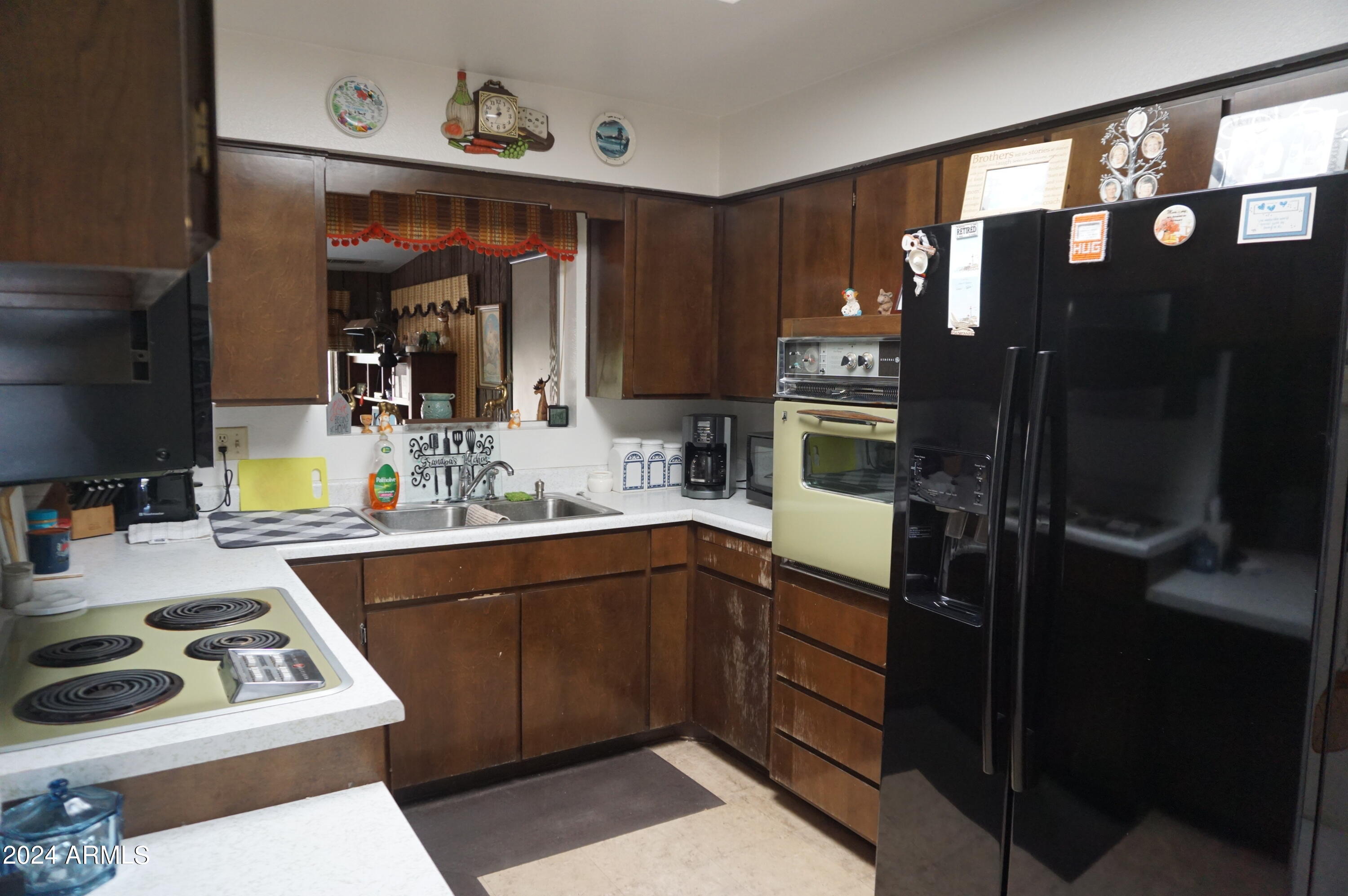 6109 East Decatur Street Mesa, AZ 85205 - Photo 3 of 25 Kitchen