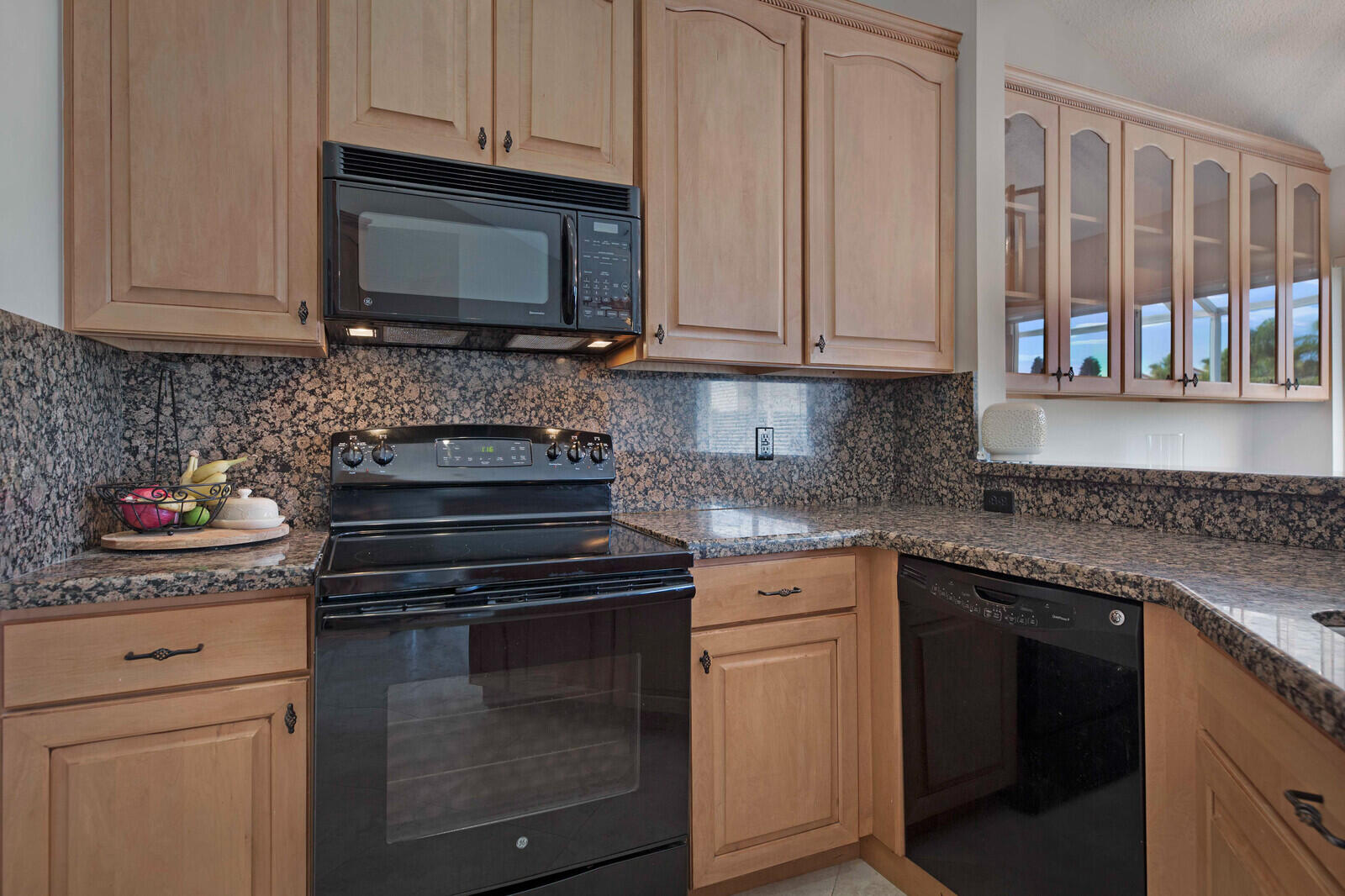 18839 Caspian Circle Boca Raton, FL 33496 - Photo 17 of 39 Kitchen
