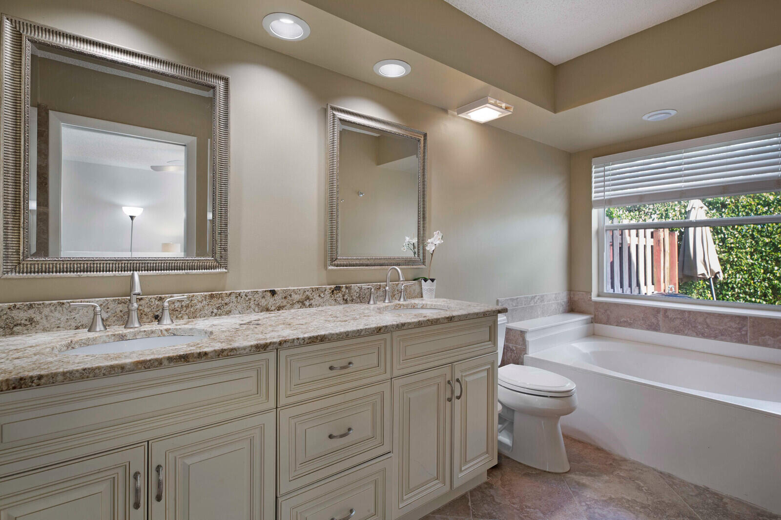18839 Caspian Circle Boca Raton, FL 33496 - Photo 23 of 39 Primary Bathroom