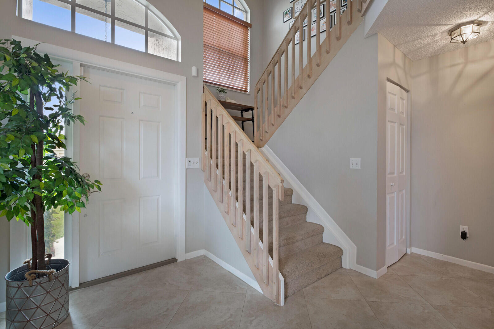 18839 Caspian Circle Boca Raton, FL 33496 - Photo 4 of 39 Foyer