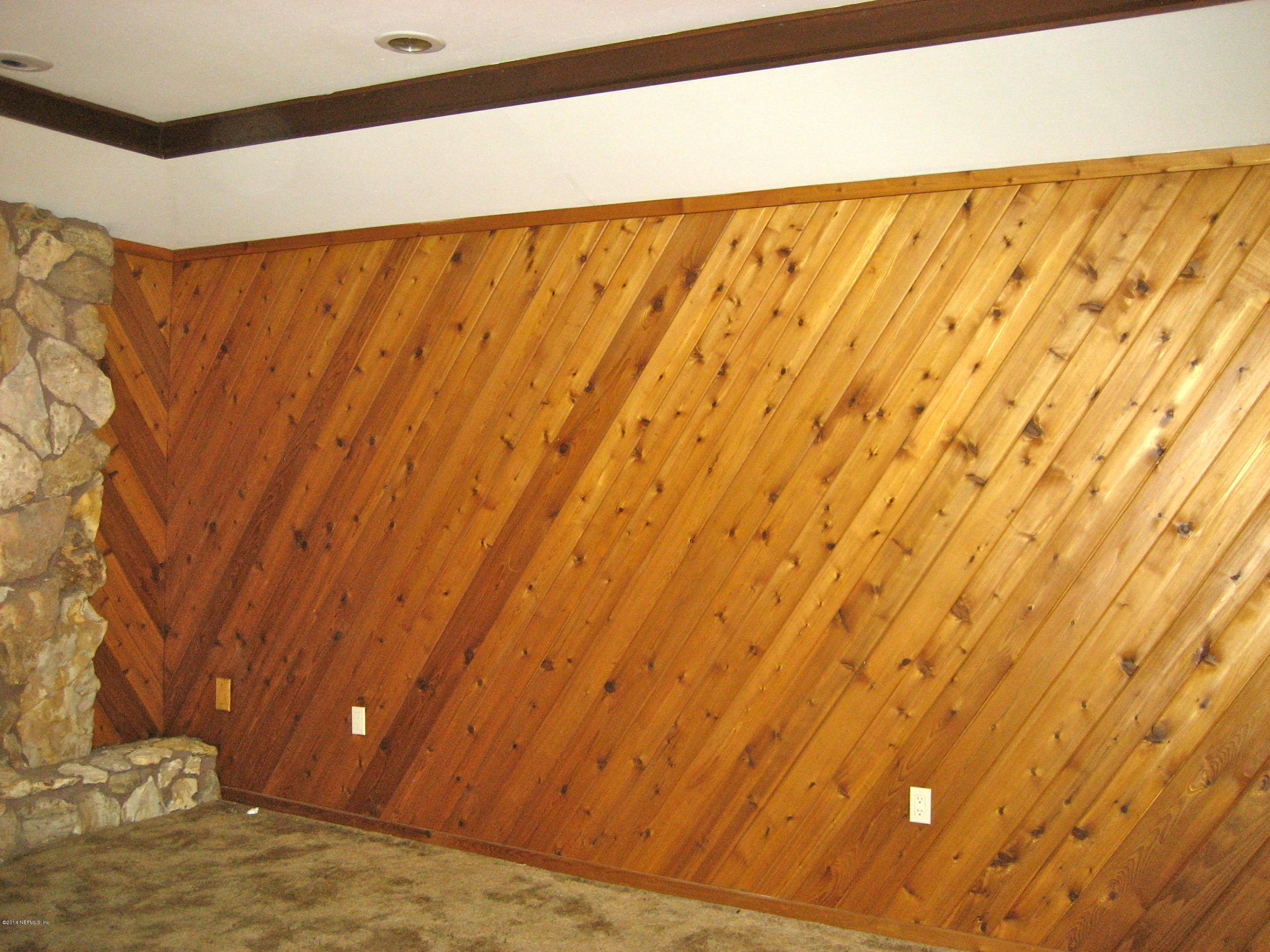 5808 Woodlawn Road Macclenny, FL 32063 - Photo 9 of 27 Living Room Accent Wall