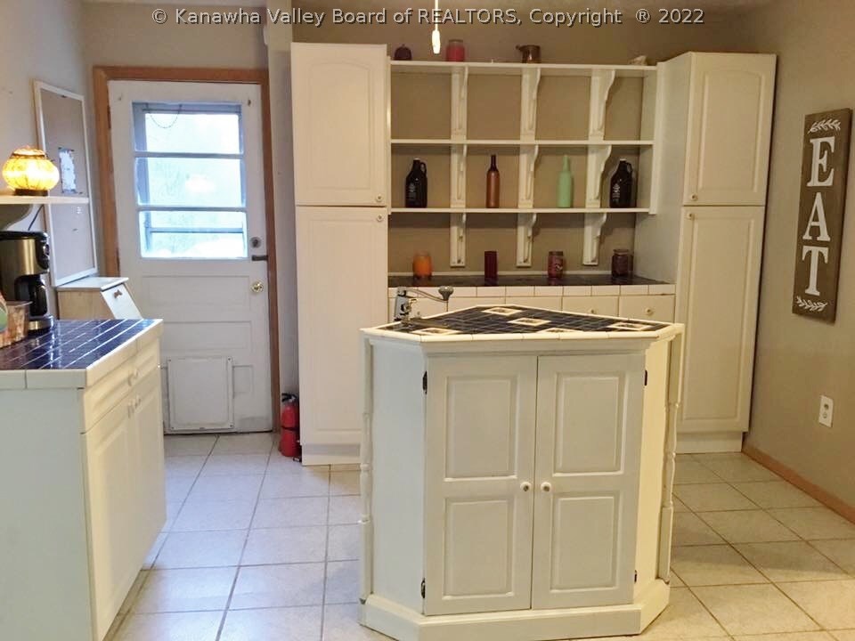 802 Thompson Road Culloden, WV 25510 - Photo 10 of 30 Gallery Image 10