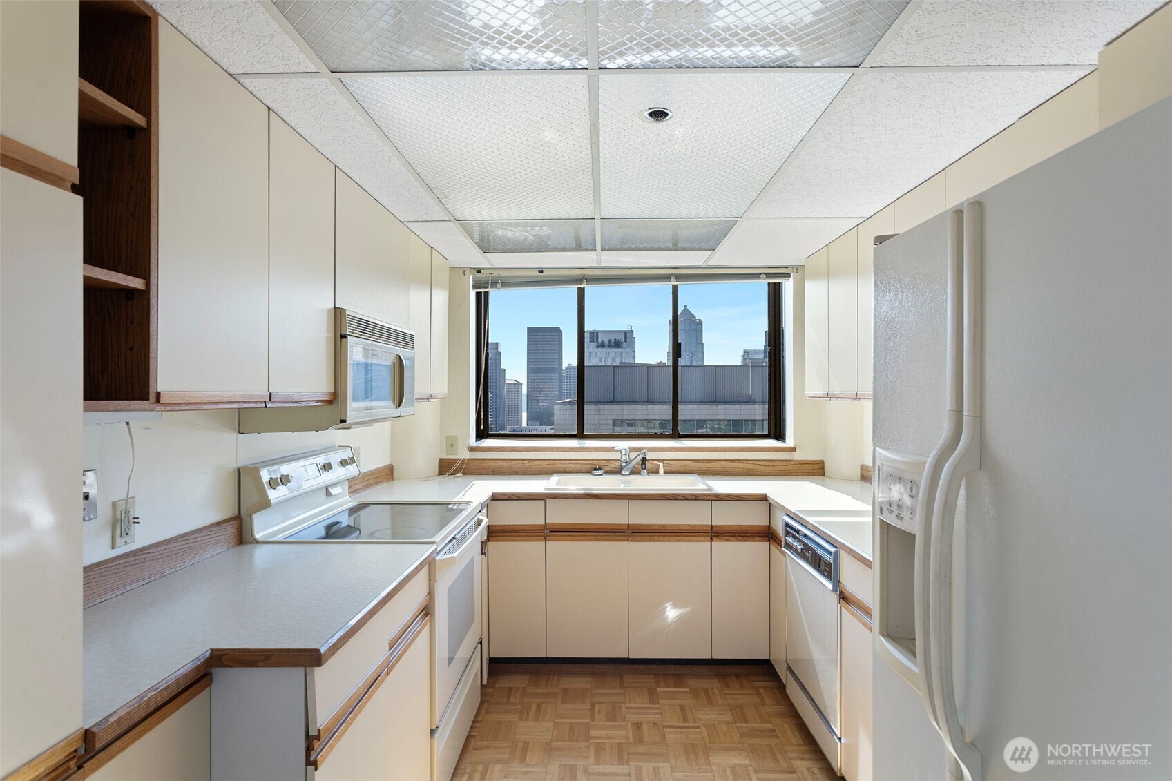 1120 Spring Street, Unit 1404 Seattle, WA 98104 - Photo 7 of 22 Gallery Image 7