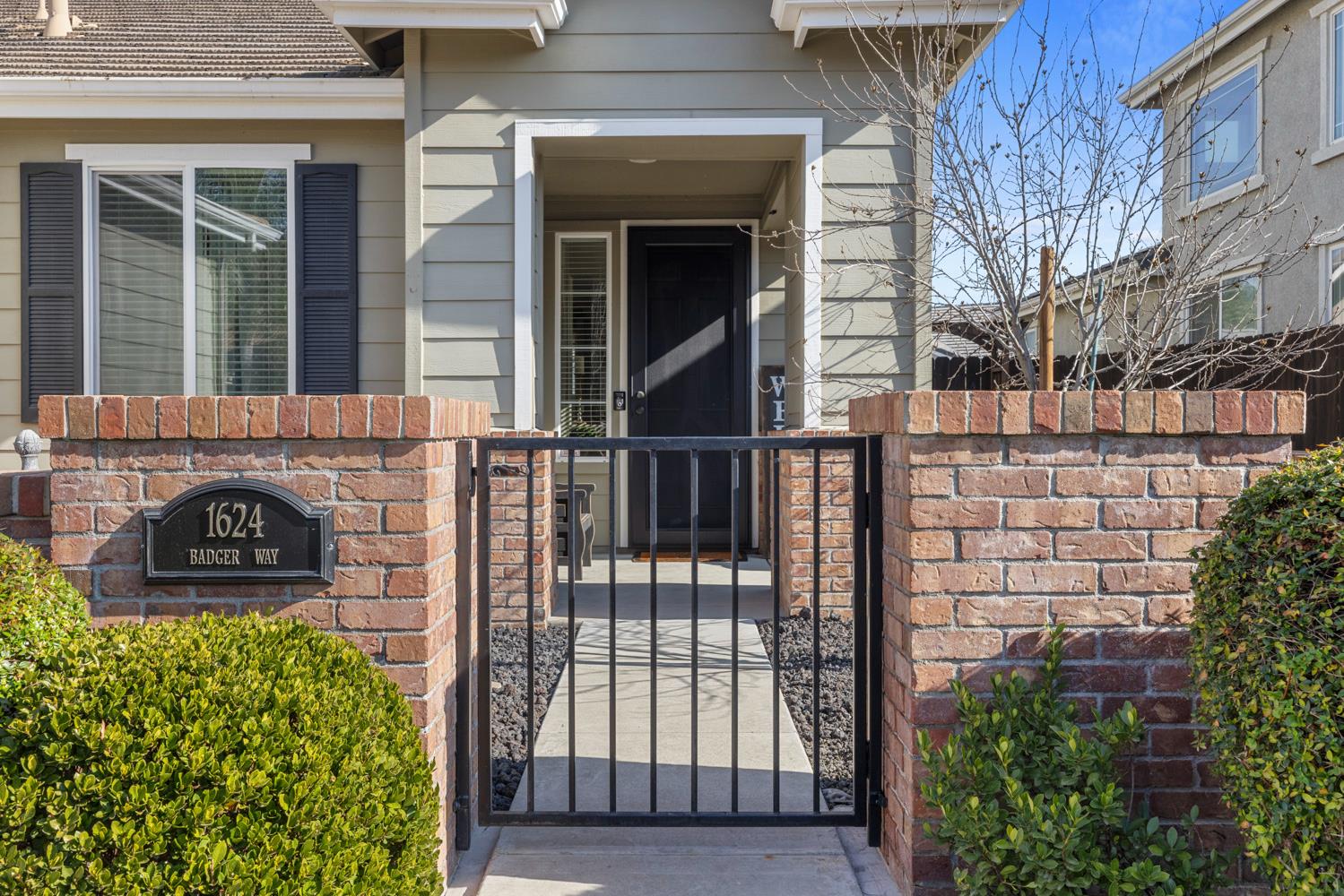 1624 Badger Way Tracy, CA 95304 - Photo 4 of 47