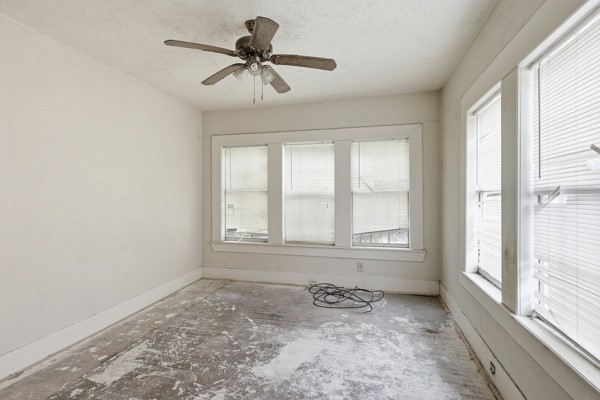 1655 Hawthorne Street Houston, TX 77006 - Photo 11 of 39 a view of an empty room and a window