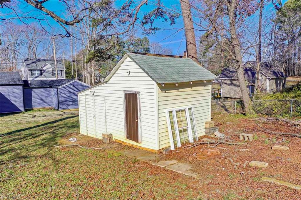 226 Mize Road Lexington, NC 27295 - Photo 10 of 33