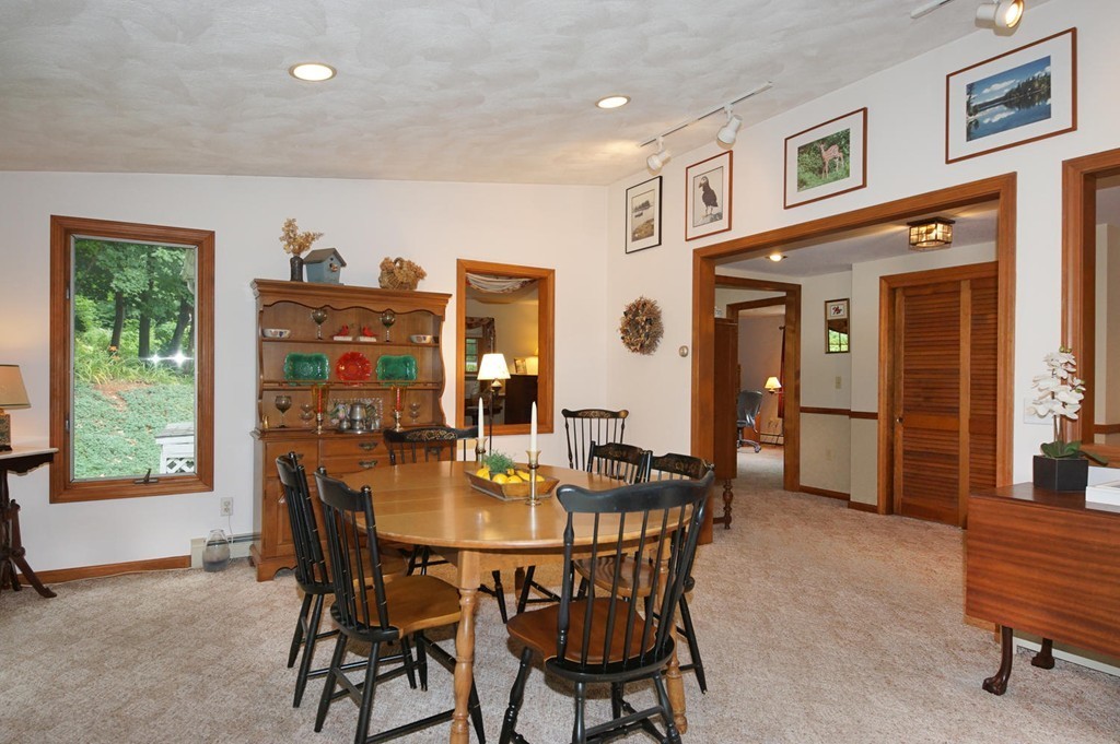 33 Crown Road Westford, MA 01886 - Photo 5 of 20 Gallery Image 5