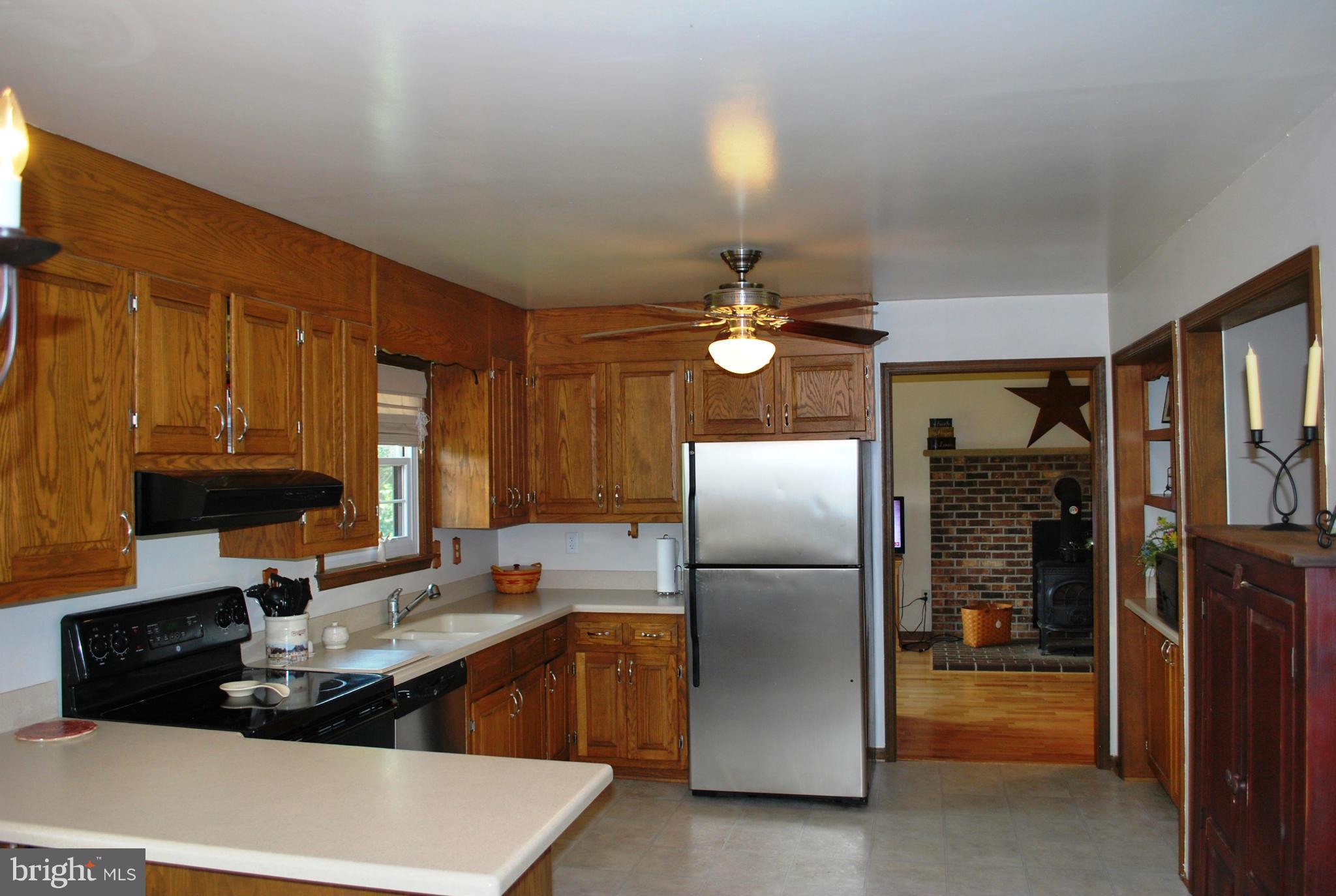 1727 Gablehammer Road Westminster, MD 21157 - Photo 4 of 26 Kitchen