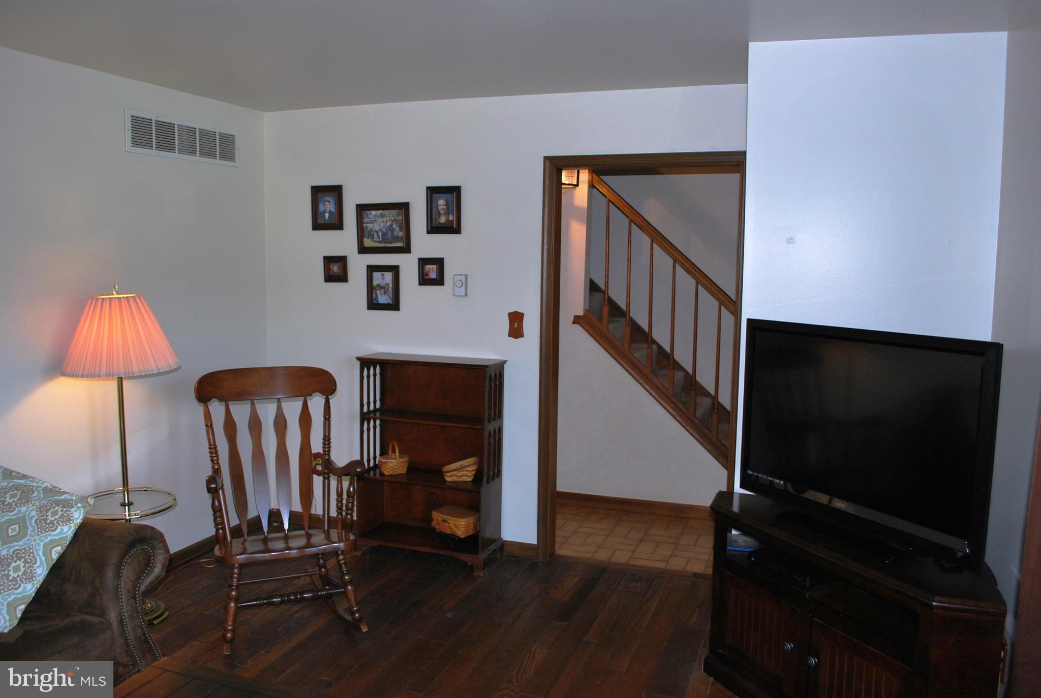 1727 Gablehammer Road Westminster, MD 21157 - Photo 6 of 26 Living Room