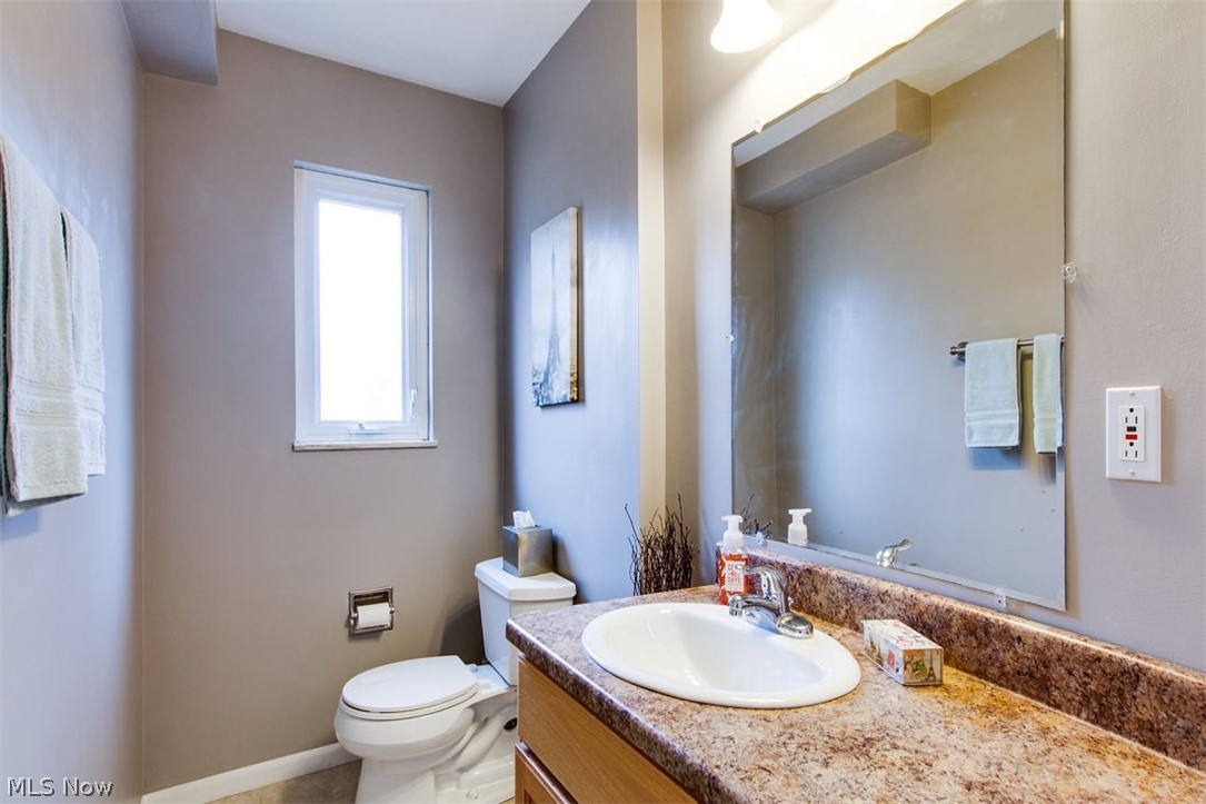 5224 Ridgebury Boulevard Cleveland, OH 44124 - Photo 13 of 21 Updated Half Bath