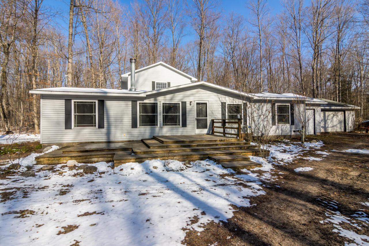 5380 Sylvan Point Road Honor, MI 49640 - Photo 13 of 66 16-Scene-9