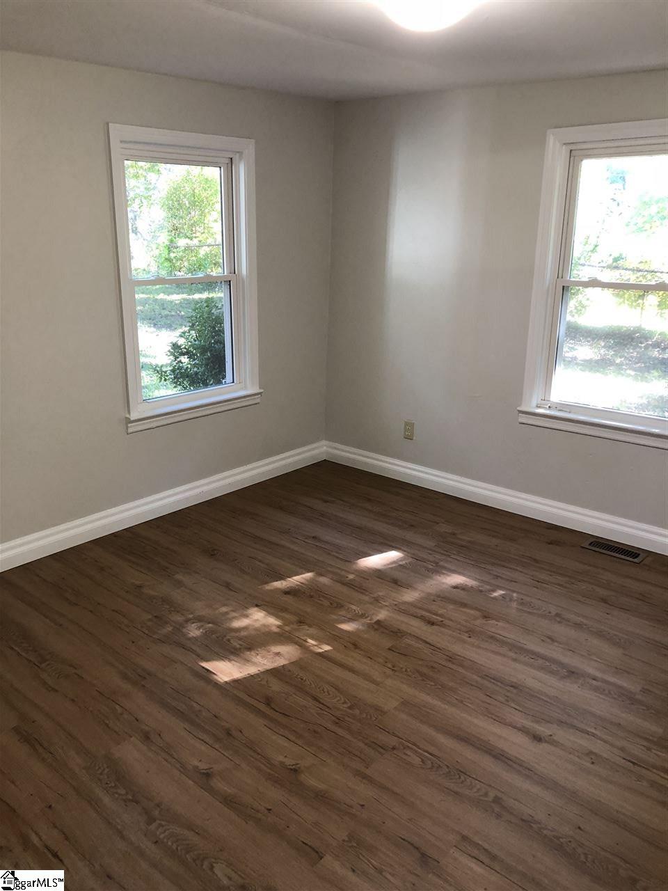 3166 State Park Road Greenville, SC 29609 - Photo 6 of 14
