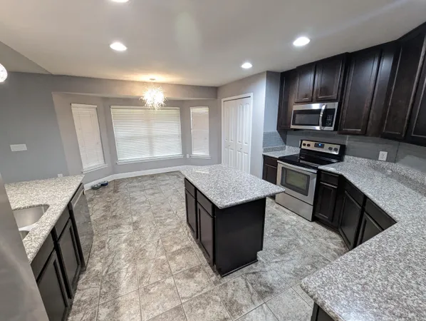 $2,720 | 6598 Britt Street, Navarre, FL 32566