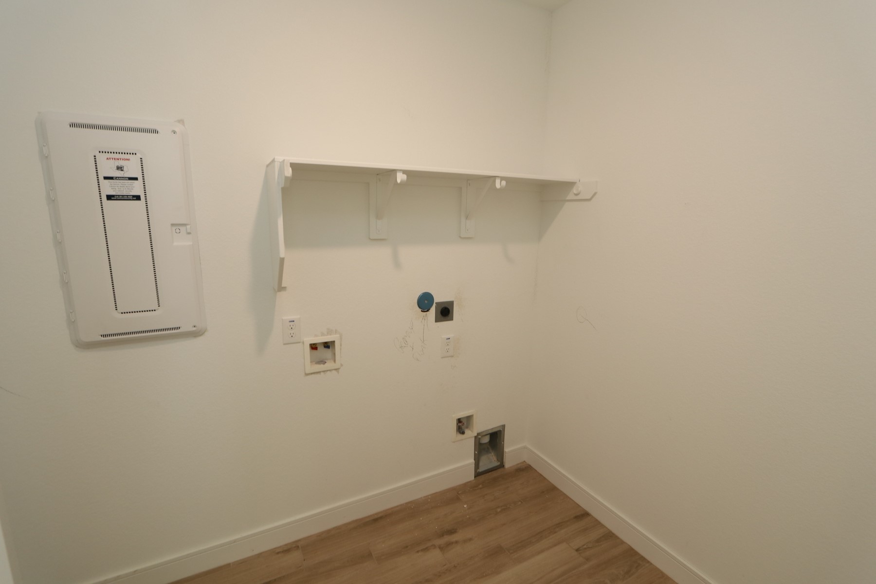 2418 Good Morrow Drive Rosenberg, TX 77471 - Photo 17 of 48 Laundry room