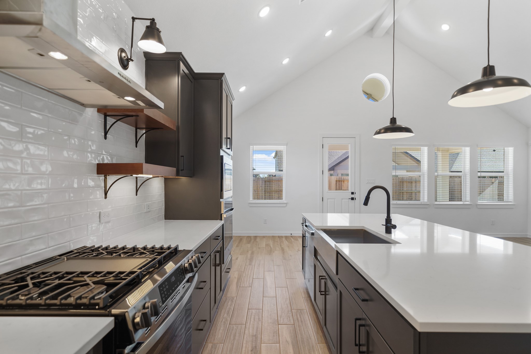 2418 Good Morrow Drive Rosenberg, TX 77471 - Photo 25 of 48 Stylish kitchen (*Photo not of actual home and used for illustration purposes only.)