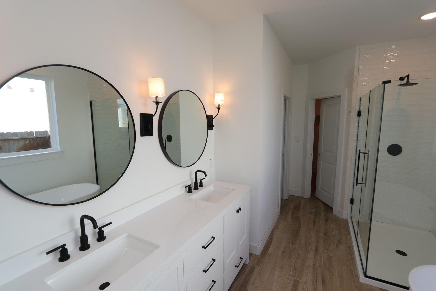 2418 Good Morrow Drive Rosenberg, TX 77471 - Photo 8 of 48 Relaxing primary bath