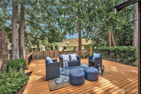 $1,375,000 | 1832 231st Place Northeast, Sammamish, WA 98074