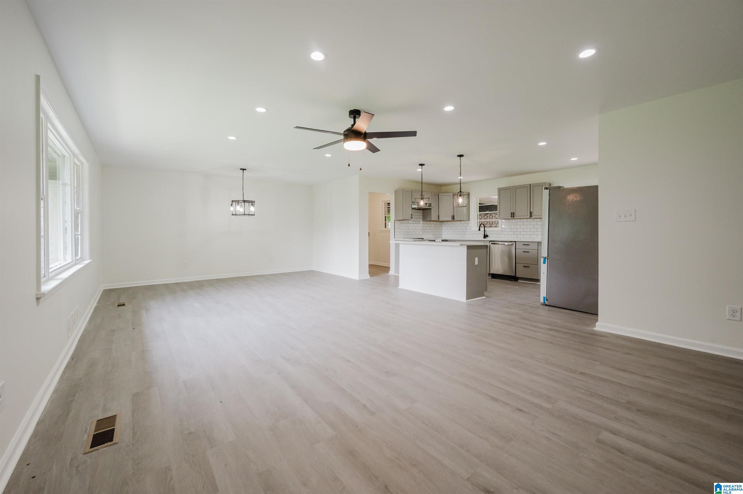 201 Sun Valley Road Birmingham, AL 35215 - Photo 5 of 34