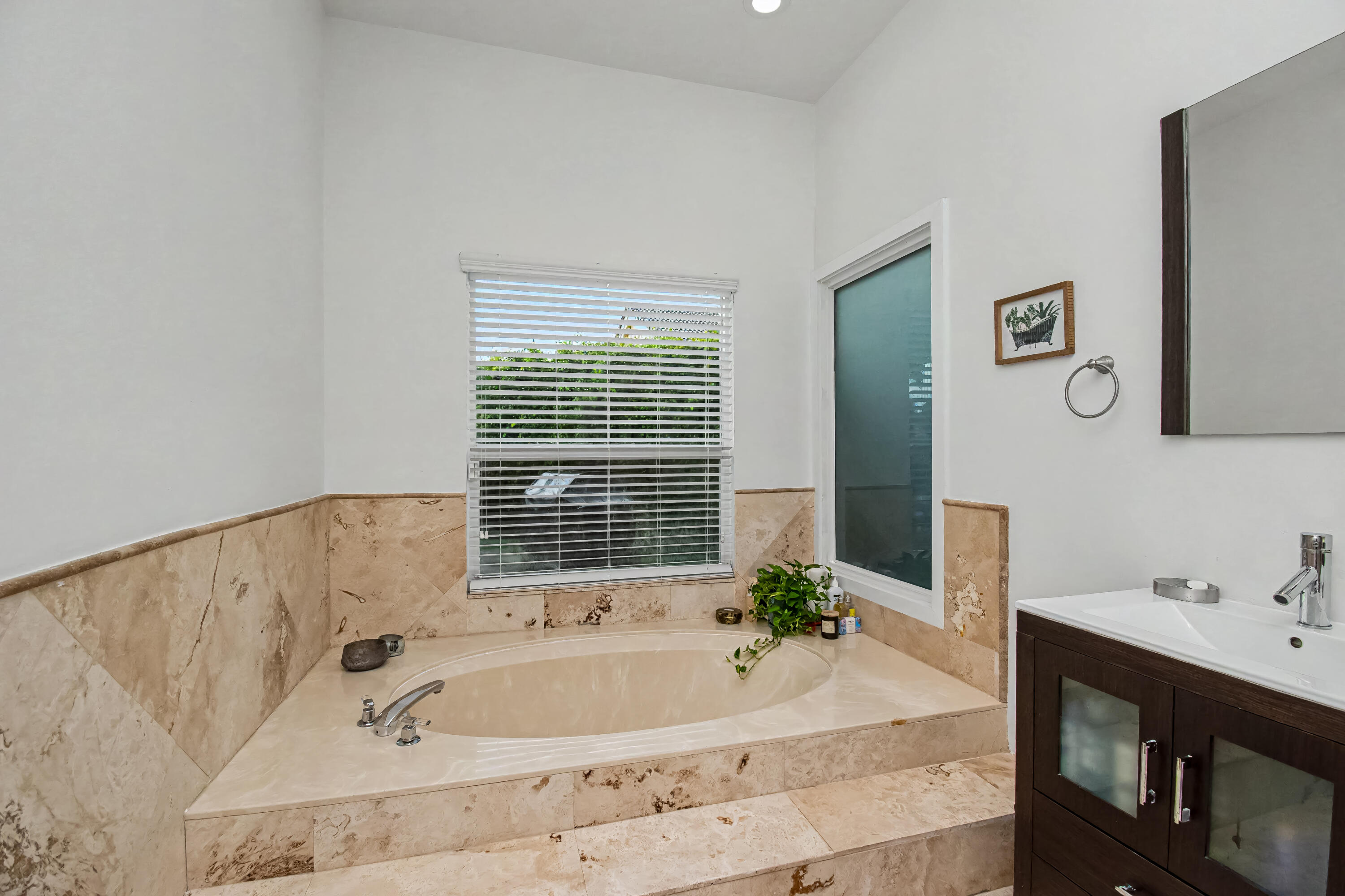 2653 Northwest 46th Street Boca Raton, FL 33434 - Photo 19 of 46 523E5AD7-A5A0-497B-8FDC-B3110DA00F1F