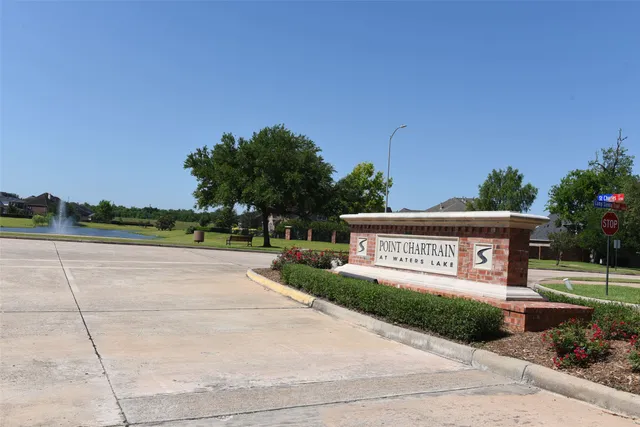 a sign that is on the side of a building