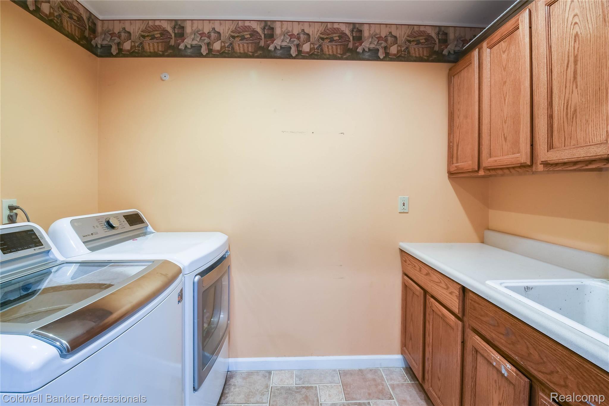 173 North Hayes Road Lapeer, MI 48446 - Photo 21 of 38 173_N_Hayes-6.jpg