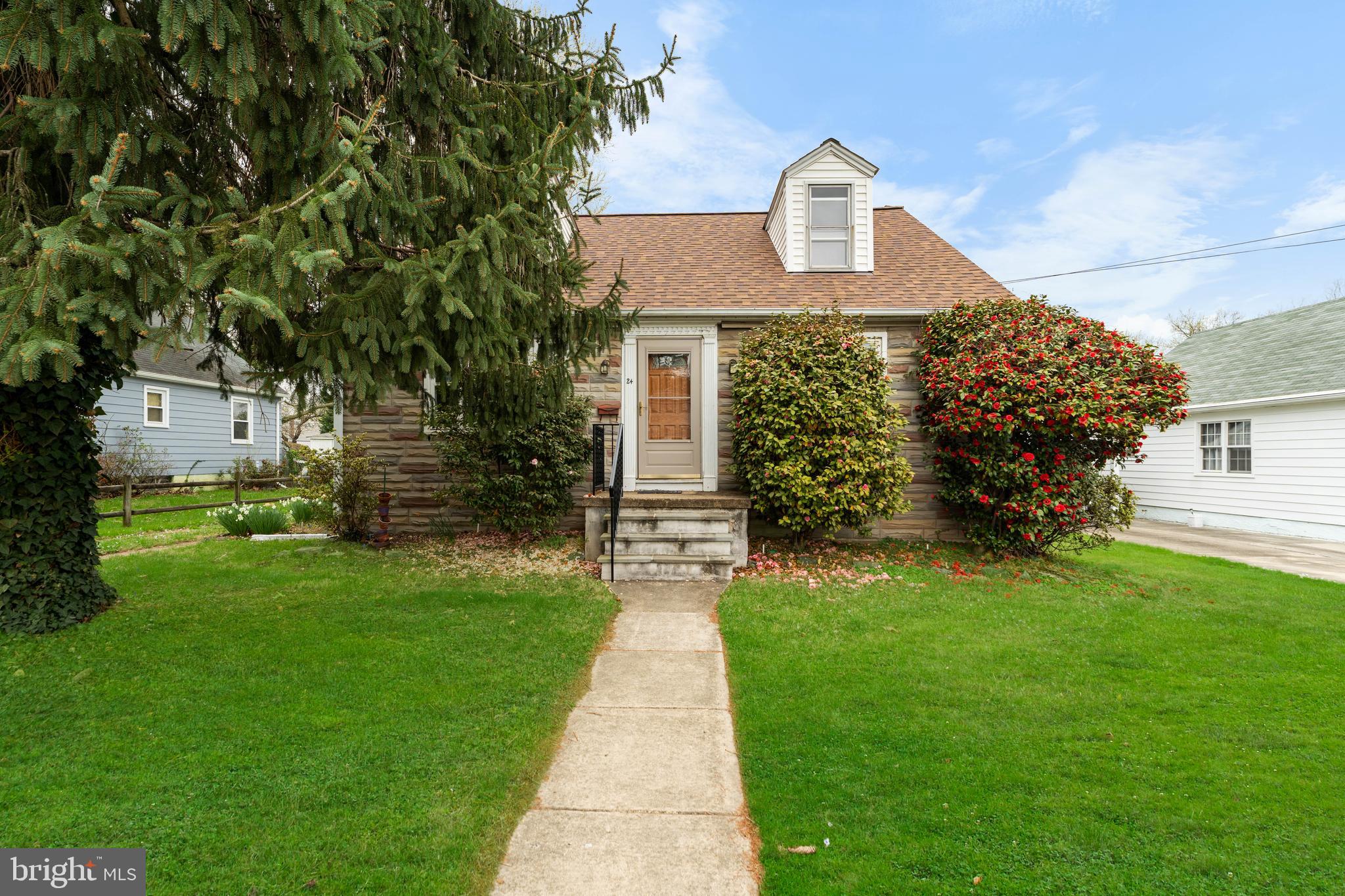 24 Mansion Road Linthicum Heights, MD 21090 - Photo 1 of 35 a front view of house with yard