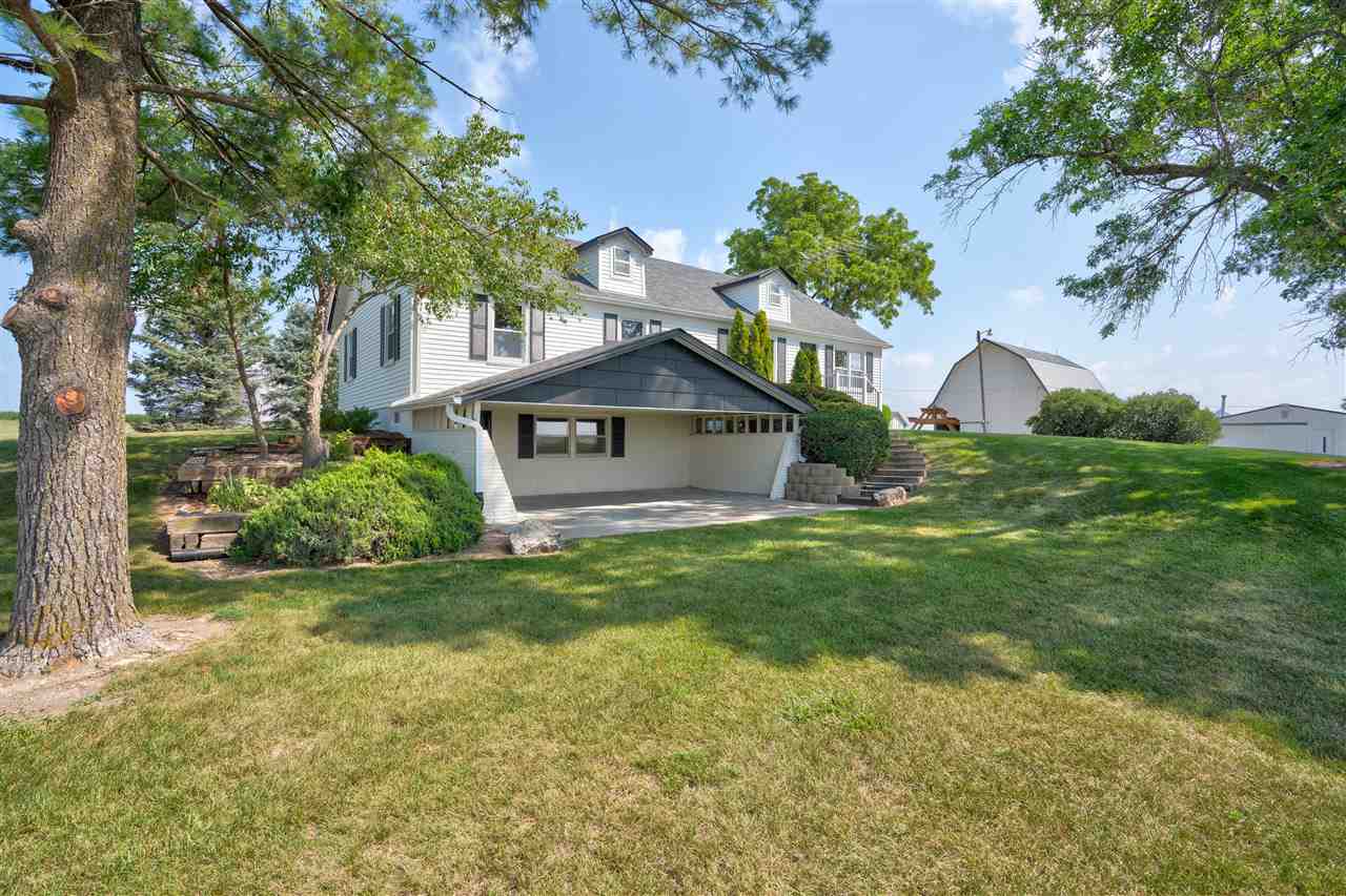 2110 285th Street Washington, IA 52353 - Photo 3 of 64 Gallery Image 3