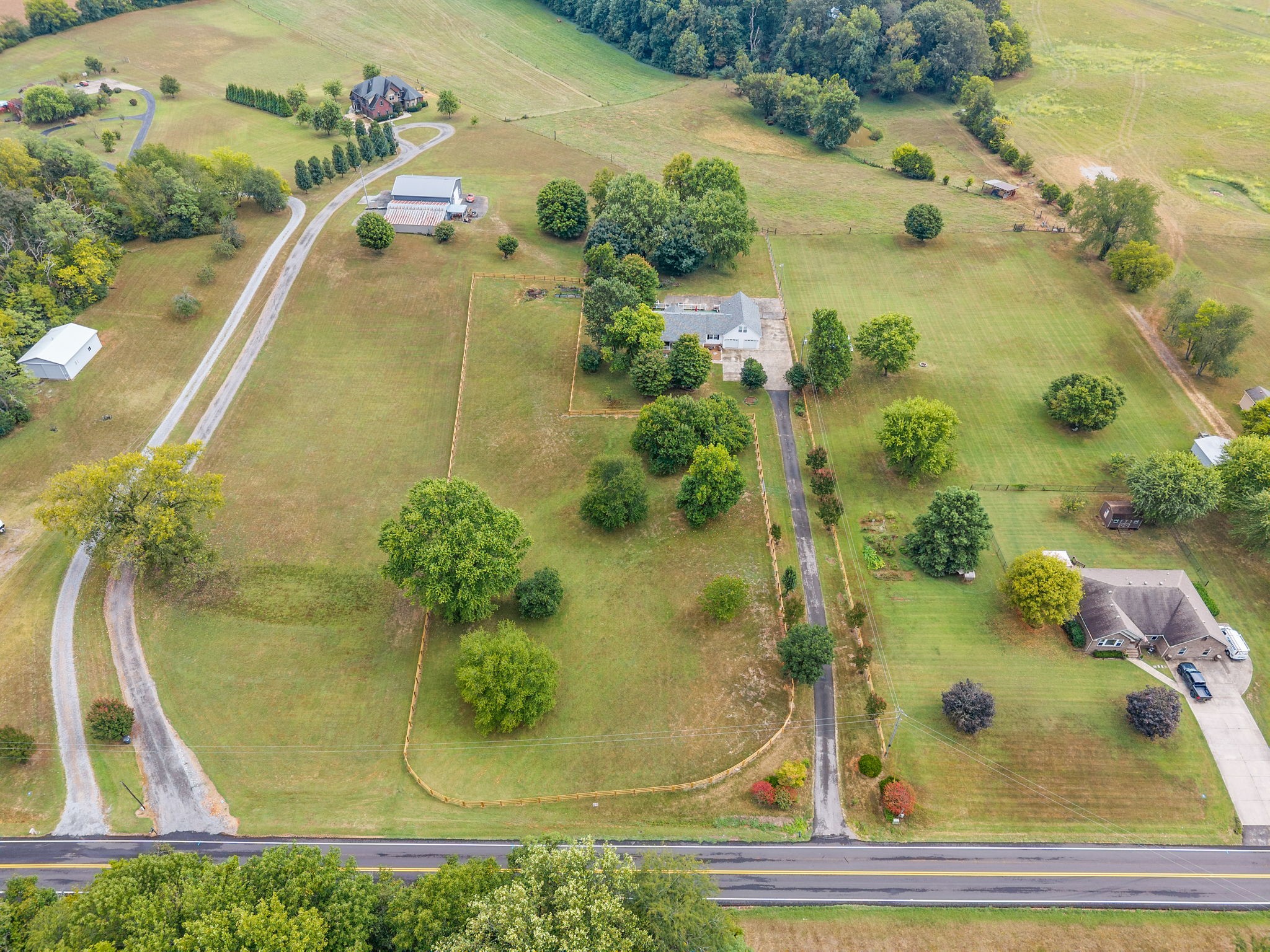 2952 Old Clarksville Springfield Road Adams, TN 37010 - Photo 4 of 50