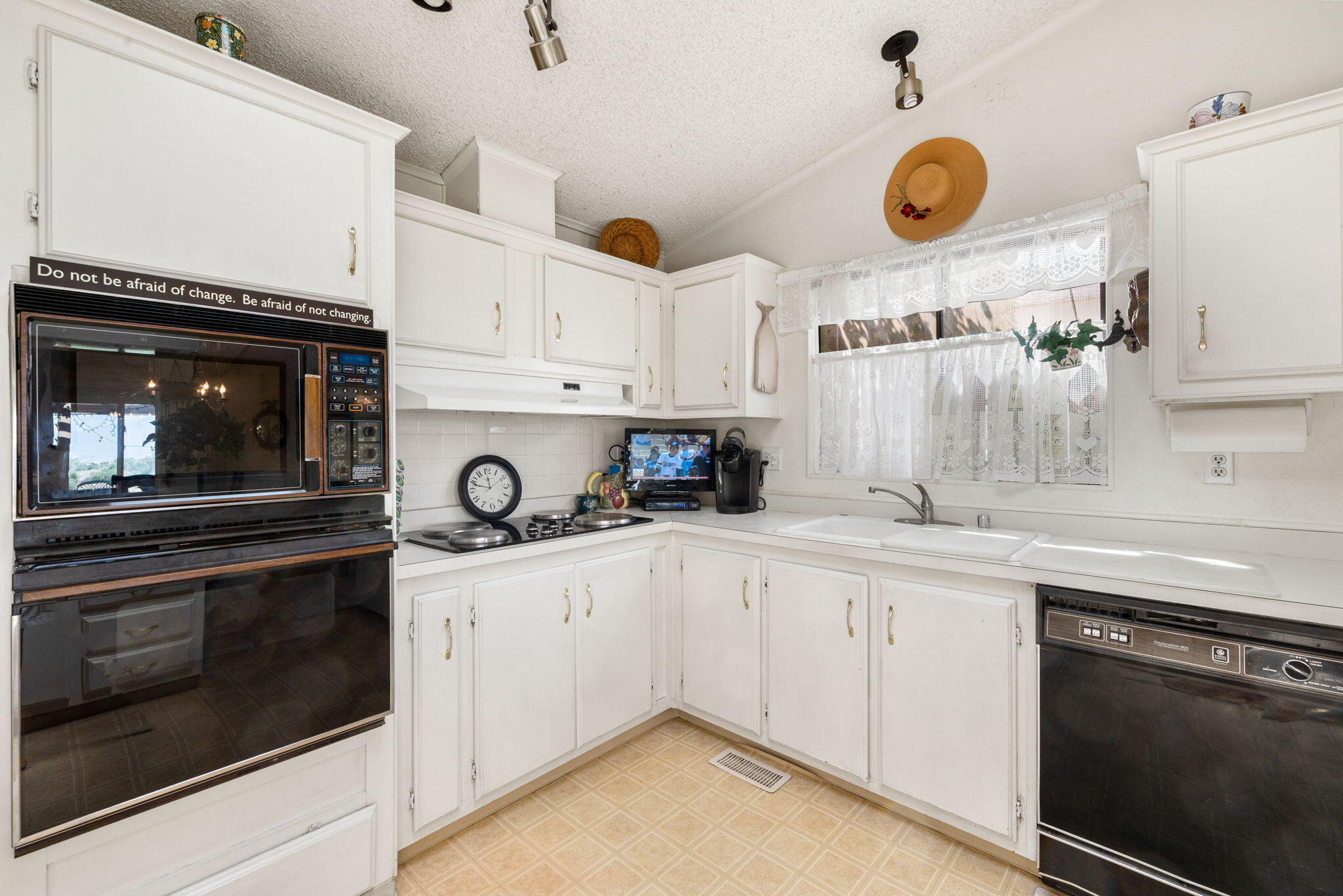 35015 Serenade Thousand Palms, CA 92276 - Photo 19 of 45 19-web-or-mls-AM4A2552